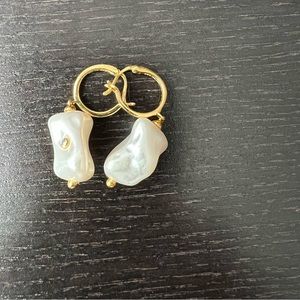 Baroque Pearl earrings